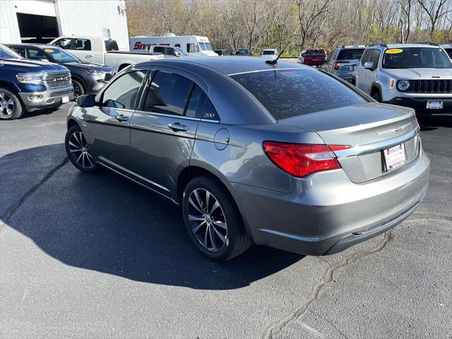 used 2013 Chrysler 200 car