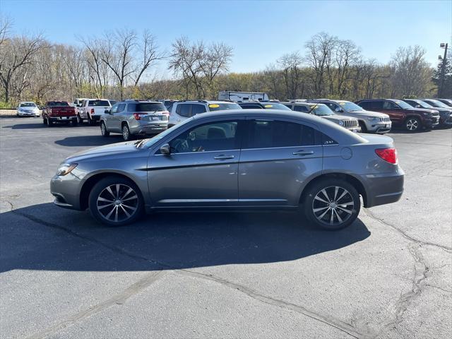 used 2013 Chrysler 200 car