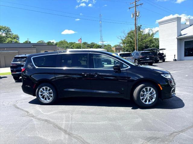 new 2024 Chrysler Pacifica car, priced at $47,445