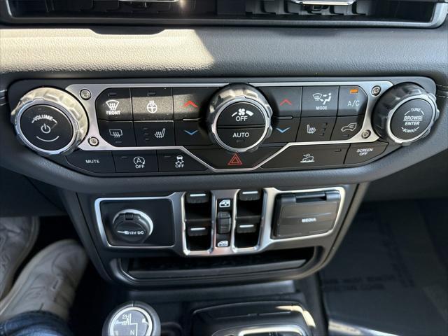new 2025 Jeep Wrangler car, priced at $53,052