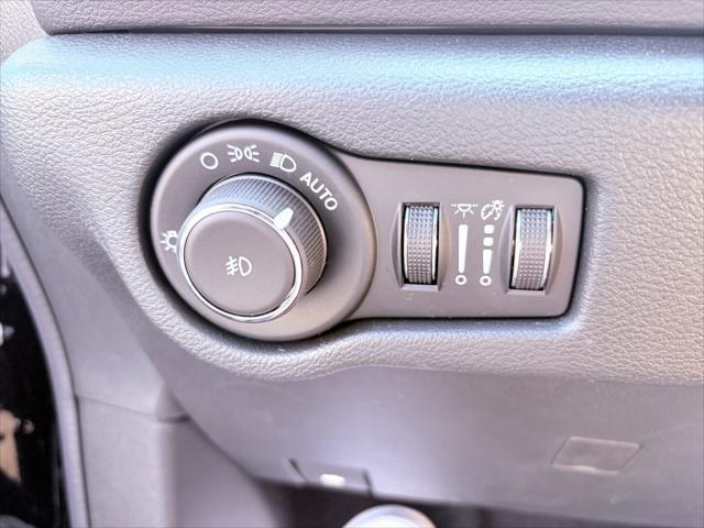 used 2025 Chrysler Pacifica car, priced at $38,860