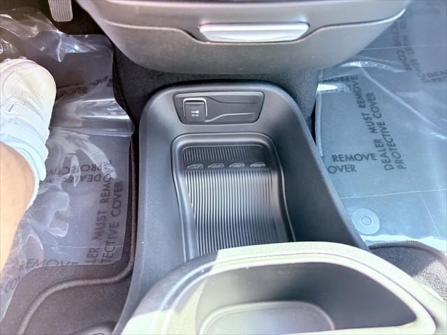 used 2025 Chrysler Pacifica car, priced at $38,860