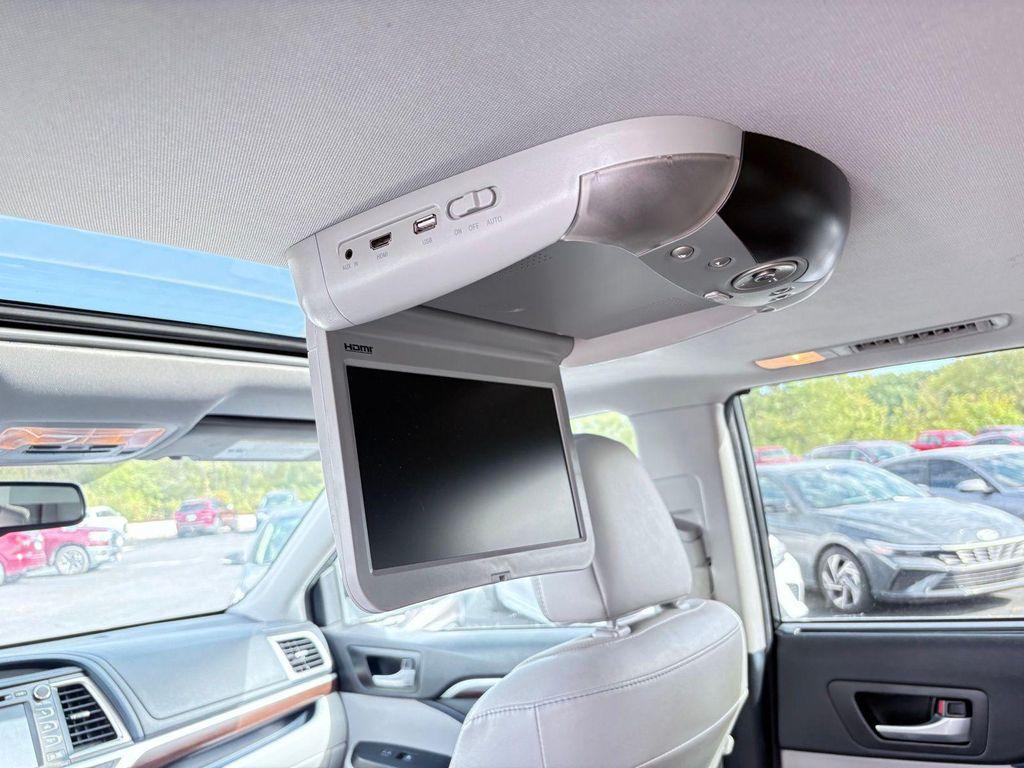 used 2016 Toyota Highlander car, priced at $17,825