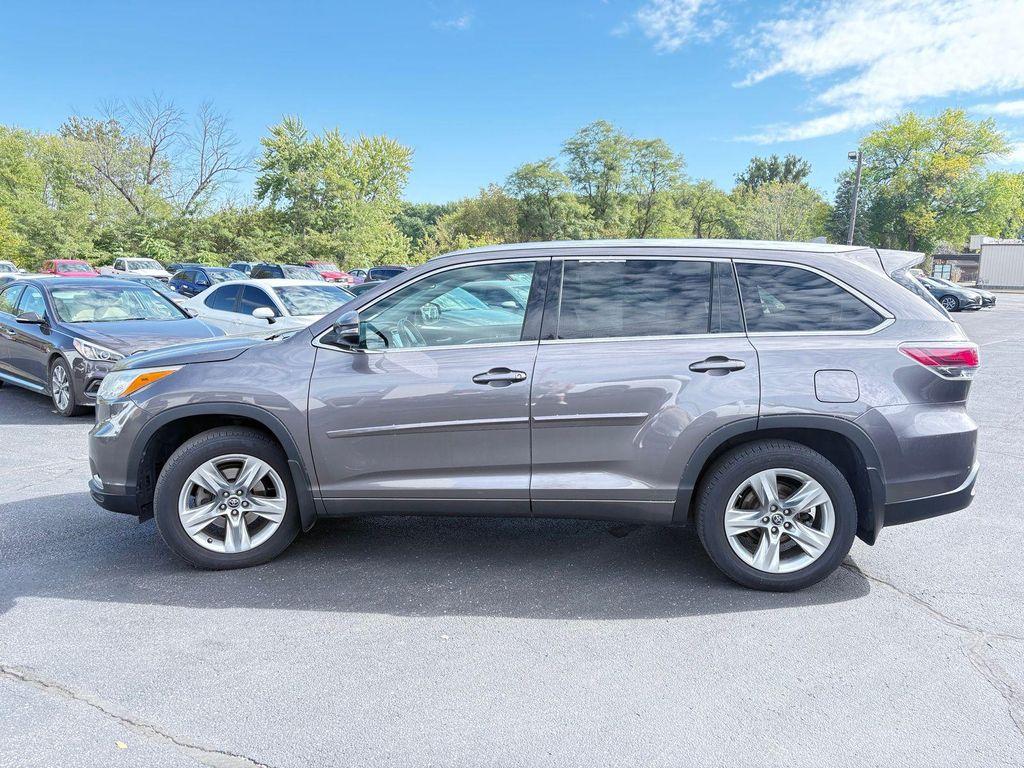 used 2016 Toyota Highlander car, priced at $17,825