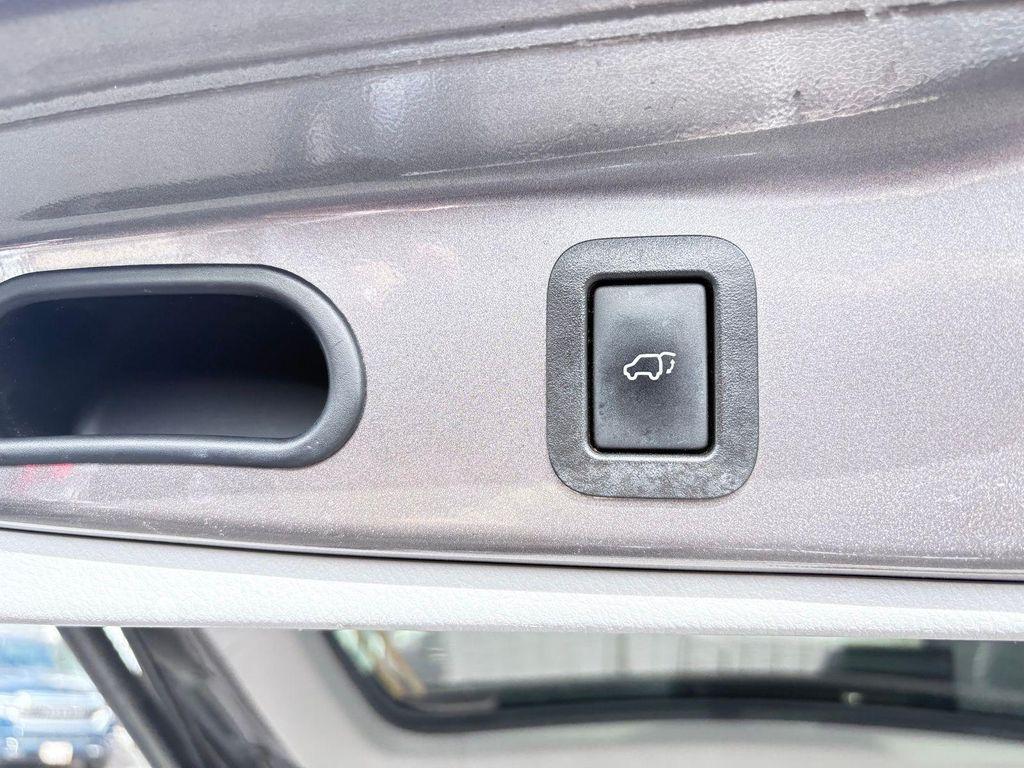 used 2016 Toyota Highlander car, priced at $17,825