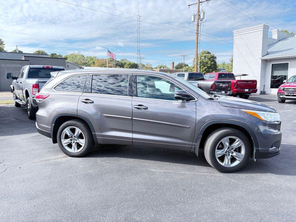 used 2016 Toyota Highlander car, priced at $17,825