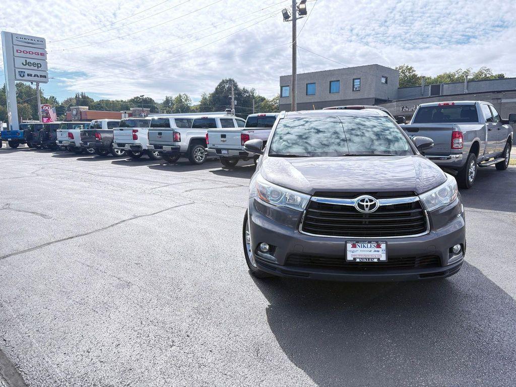 used 2016 Toyota Highlander car, priced at $17,825