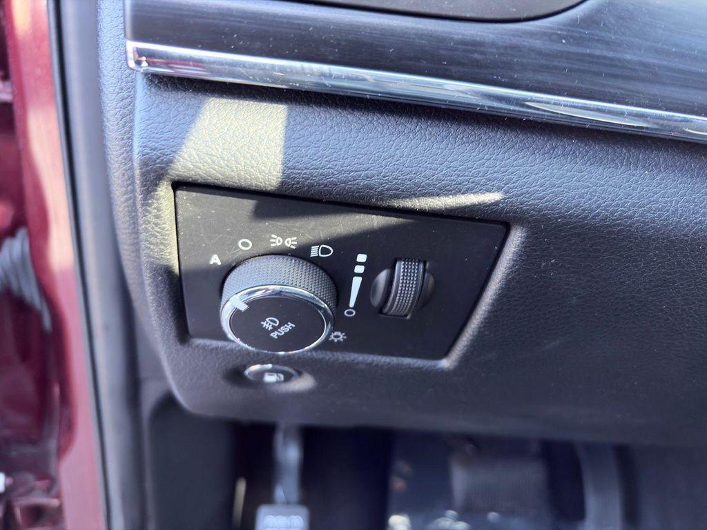 used 2021 Jeep Grand Cherokee car, priced at $27,600