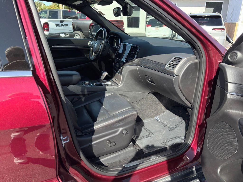 used 2021 Jeep Grand Cherokee car, priced at $27,600