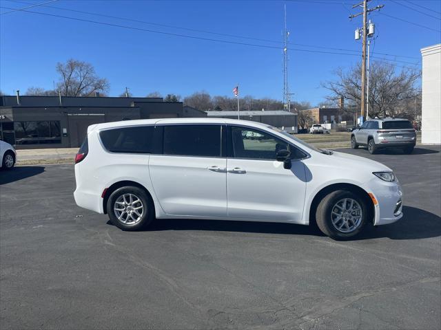 new 2024 Chrysler Pacifica car, priced at $44,350