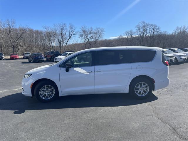 new 2024 Chrysler Pacifica car, priced at $44,350