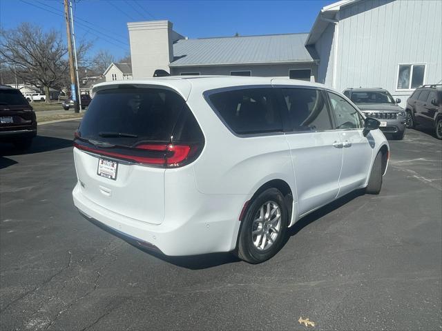 new 2024 Chrysler Pacifica car, priced at $44,350