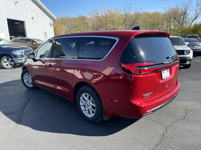 new 2025 Chrysler Pacifica car, priced at $46,320