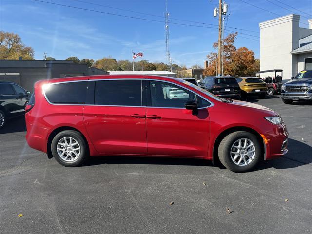 new 2025 Chrysler Pacifica car, priced at $46,320