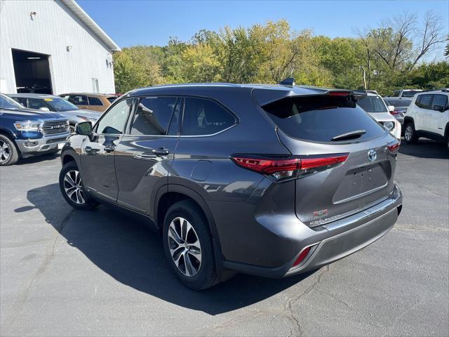 used 2021 Toyota Highlander Hybrid car, priced at $24,850