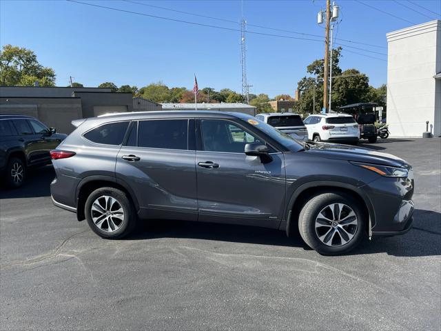 used 2021 Toyota Highlander Hybrid car