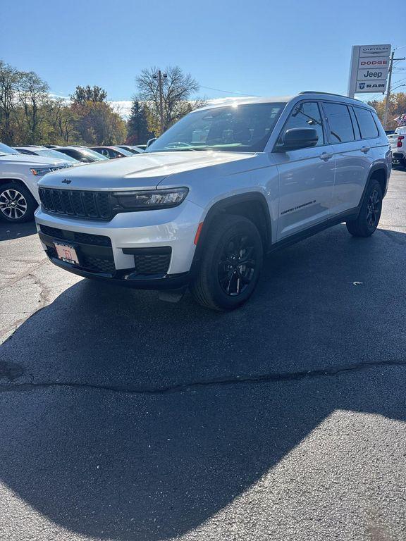 used 2024 Jeep Grand Cherokee L car, priced at $33,975