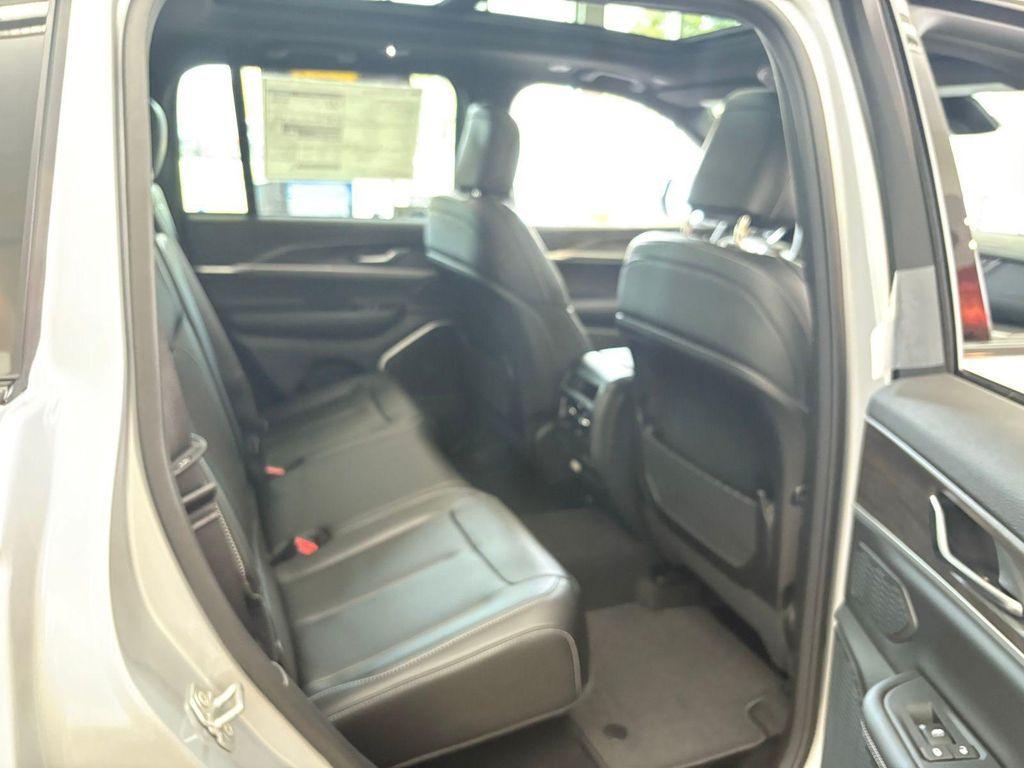 new 2025 Jeep Grand Cherokee car, priced at $52,260