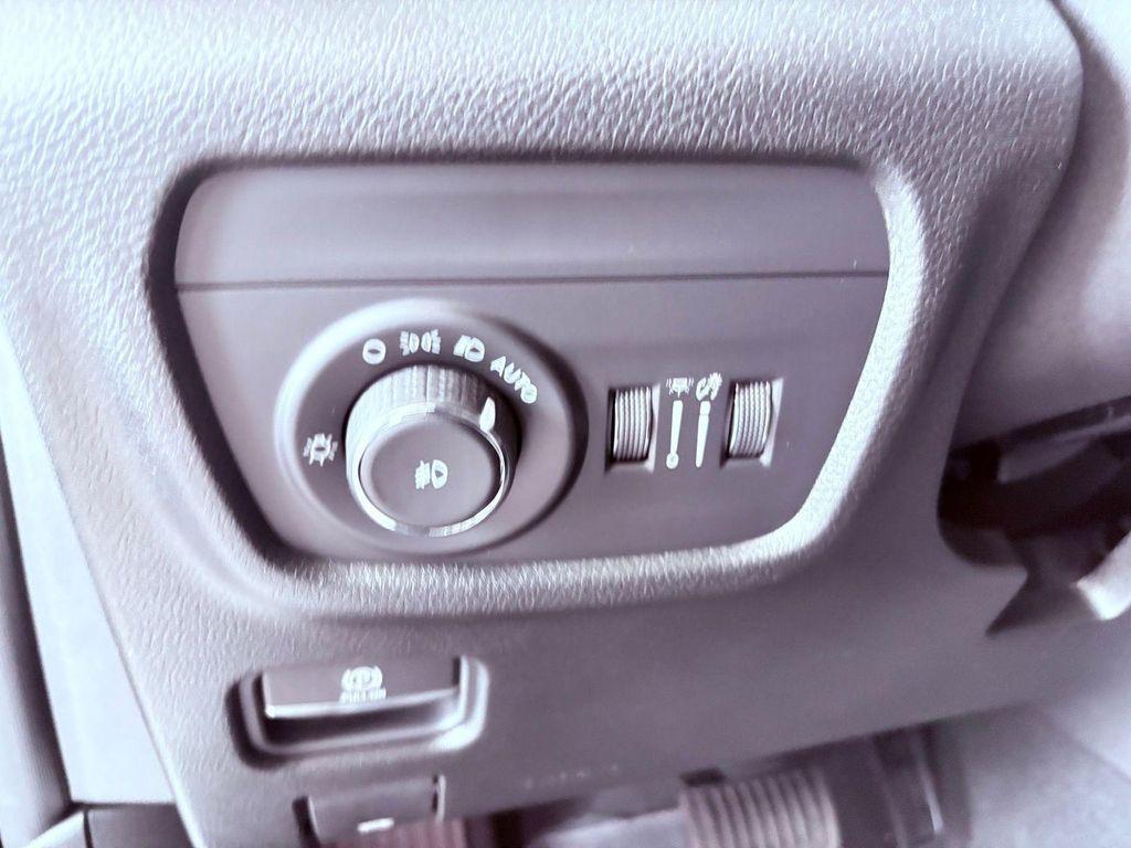 new 2025 Jeep Grand Cherokee car, priced at $52,260