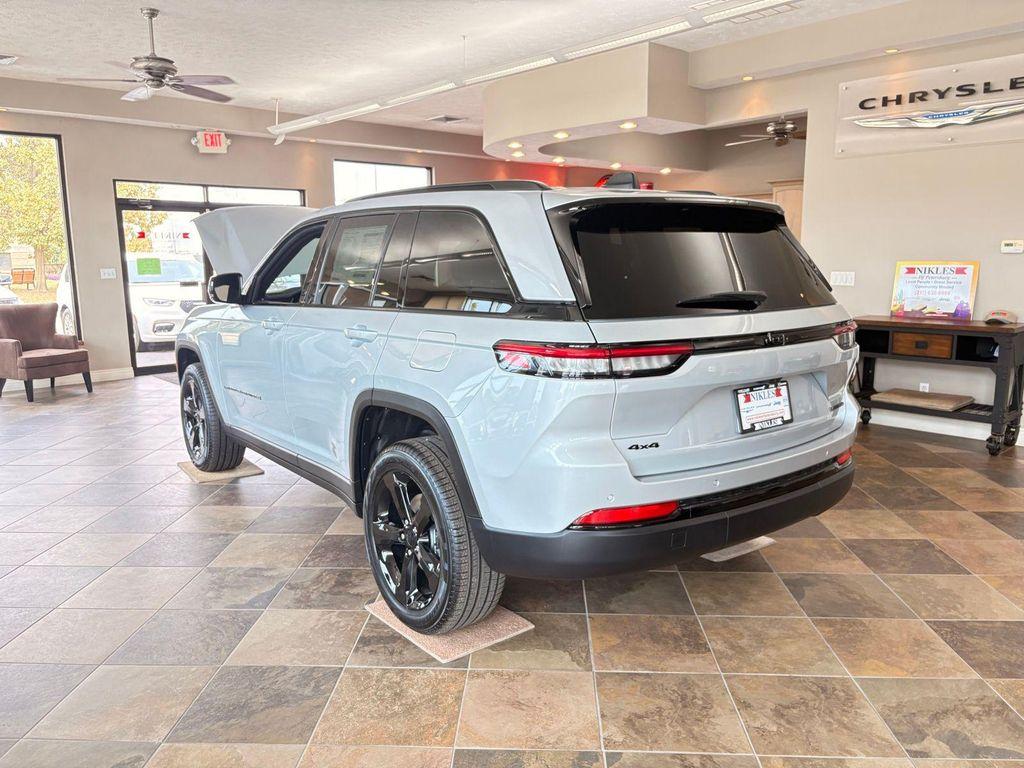 new 2025 Jeep Grand Cherokee car, priced at $52,260