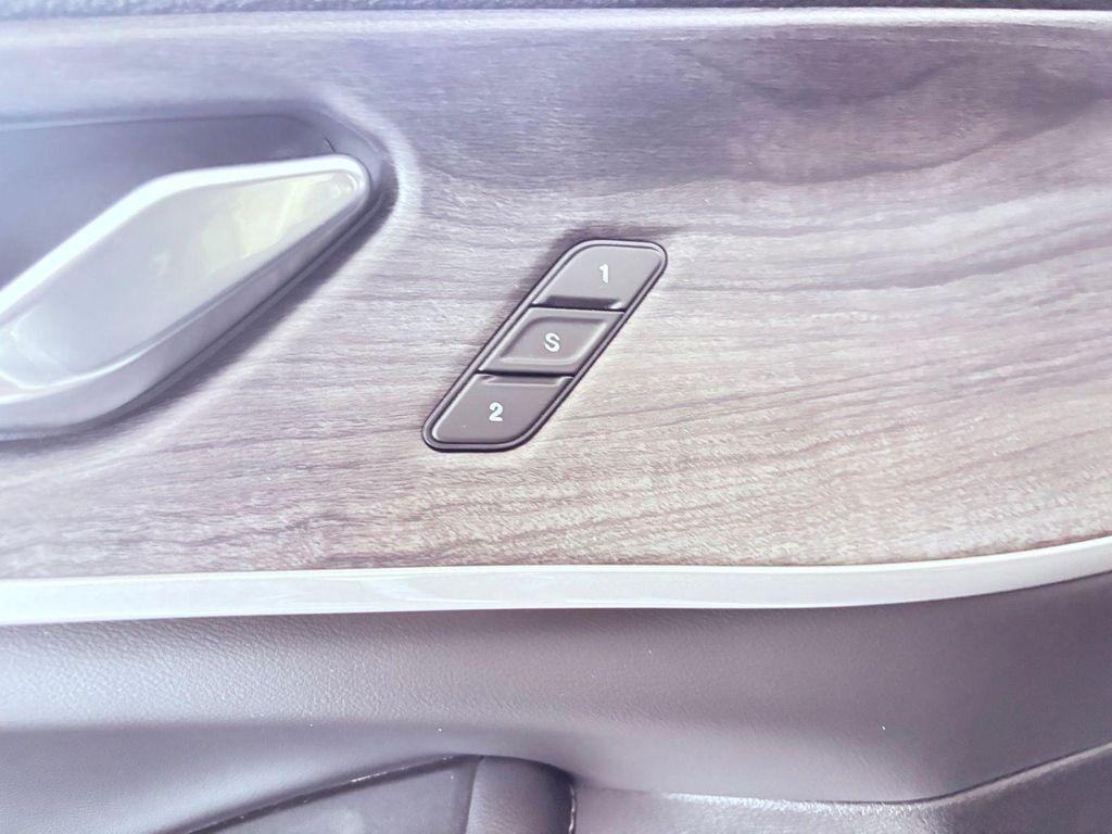 new 2025 Jeep Grand Cherokee car, priced at $52,260