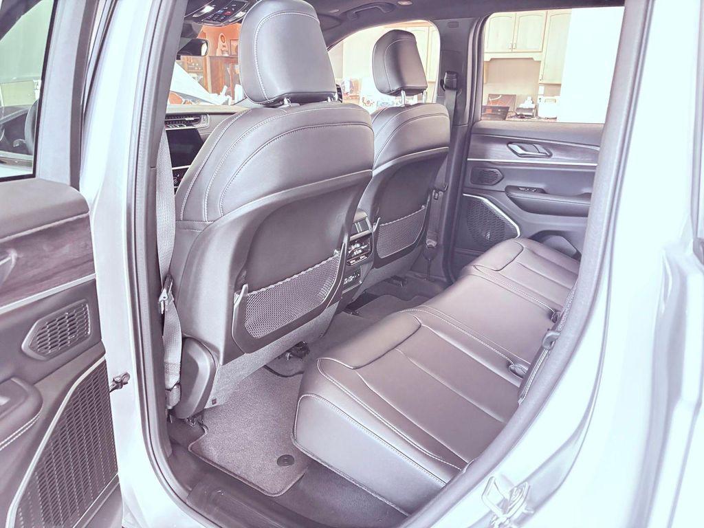 new 2025 Jeep Grand Cherokee car, priced at $52,260