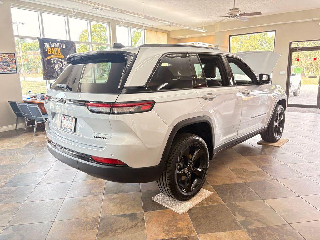 new 2025 Jeep Grand Cherokee car, priced at $52,260