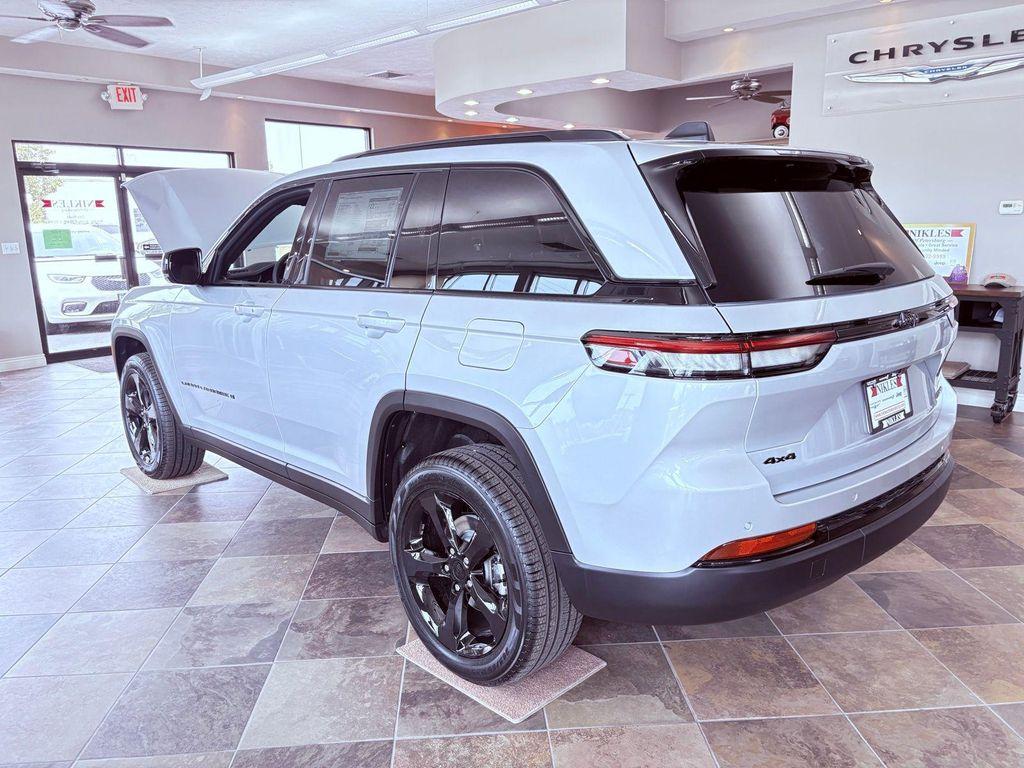 new 2025 Jeep Grand Cherokee car, priced at $52,260