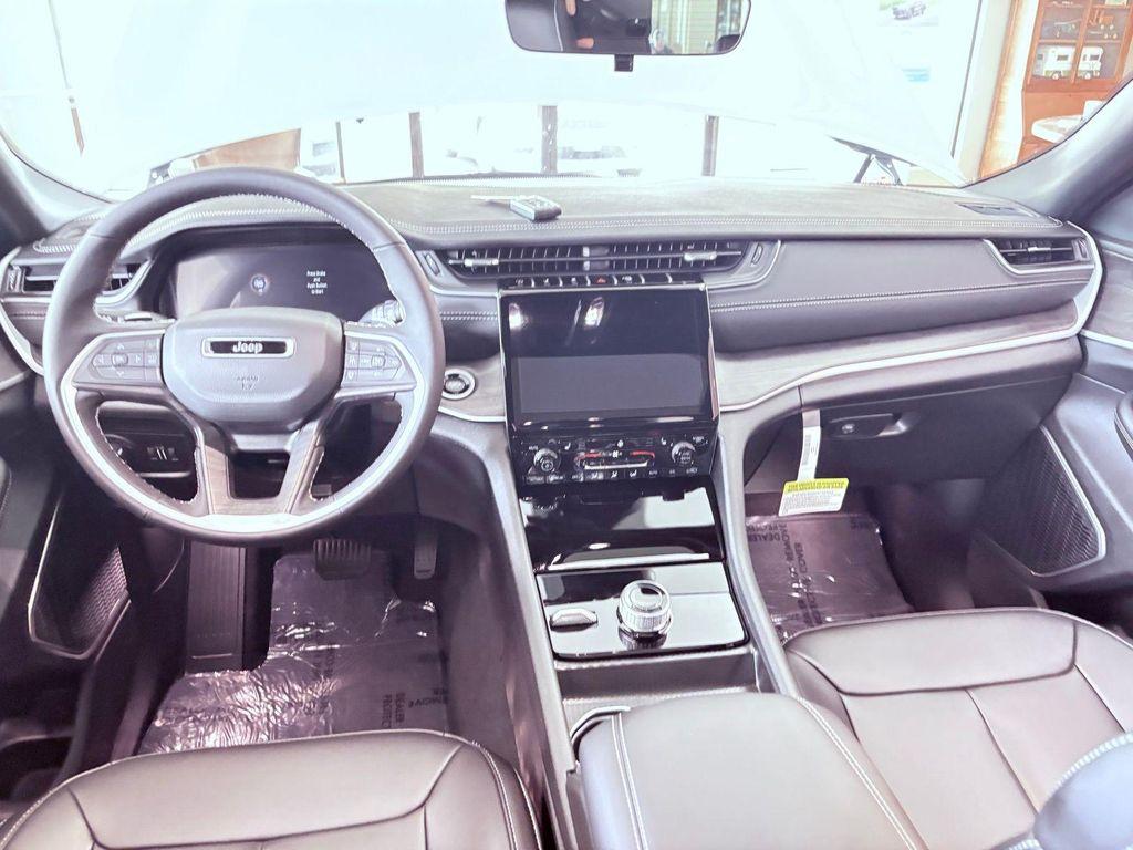 new 2025 Jeep Grand Cherokee car, priced at $52,260