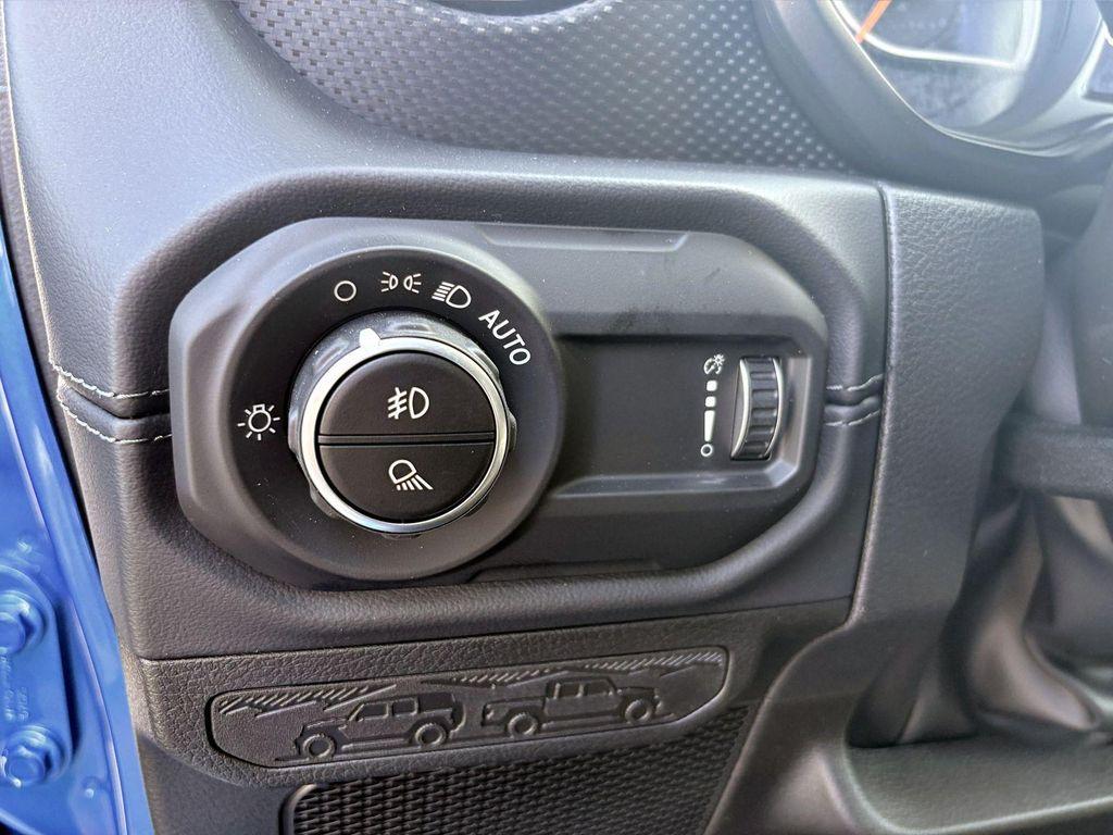 new 2025 Jeep Gladiator car, priced at $51,713