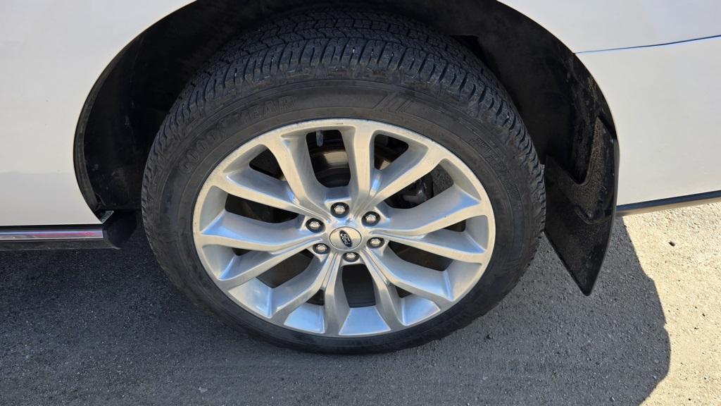 new 2019 Ford Expedition car, priced at $27,995