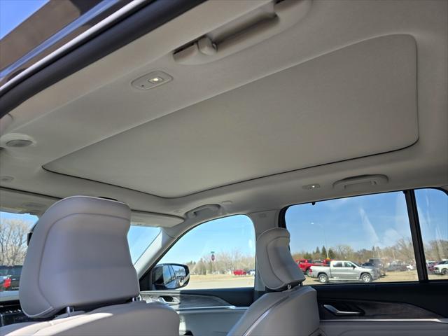 used 2022 Jeep Grand Cherokee car, priced at $36,995