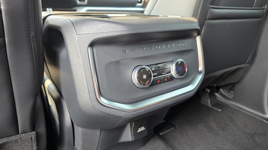 new 2025 Ford Expedition car, priced at $84,270