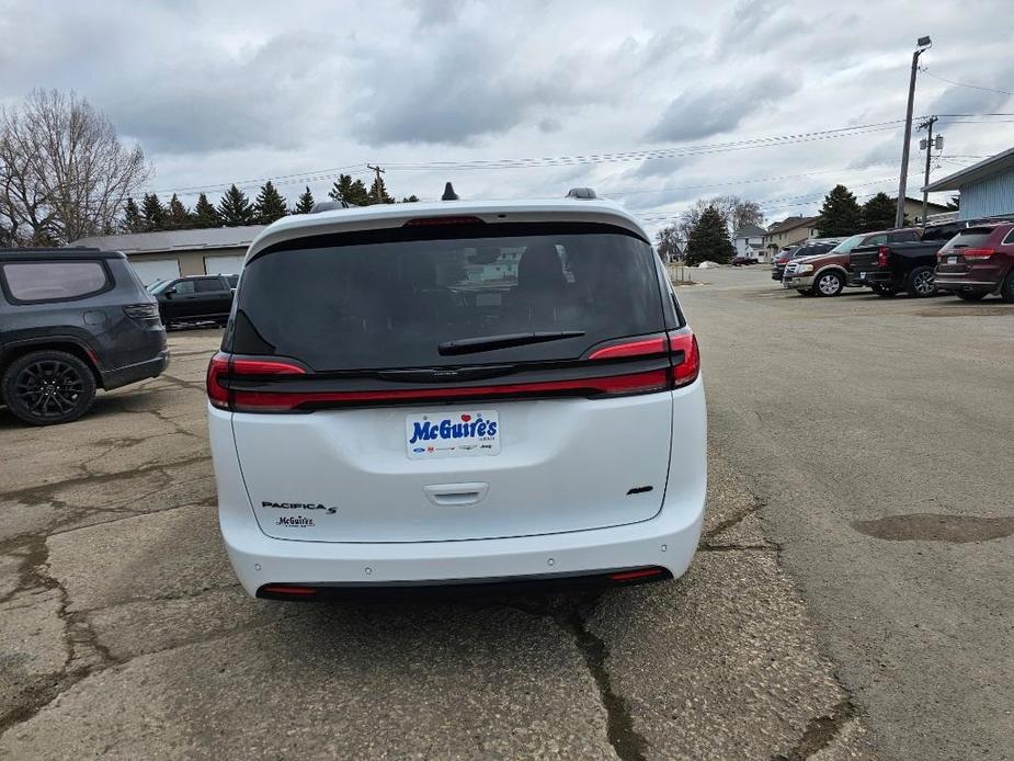 new 2024 Chrysler Pacifica car, priced at $50,905
