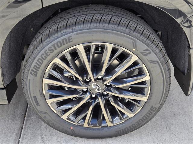 new 2025 INFINITI QX80 car, priced at $108,946