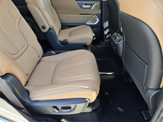 new 2025 INFINITI QX80 car, priced at $101,727