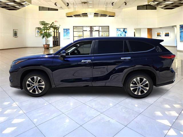used 2023 Toyota Highlander car, priced at $32,800