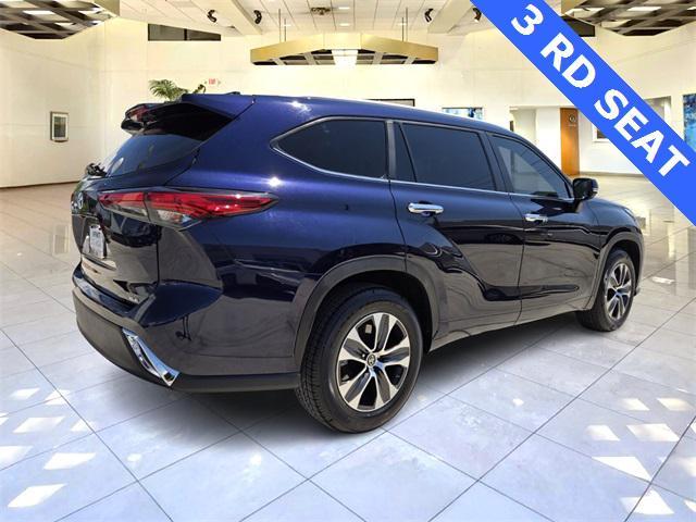 used 2023 Toyota Highlander car, priced at $31,000