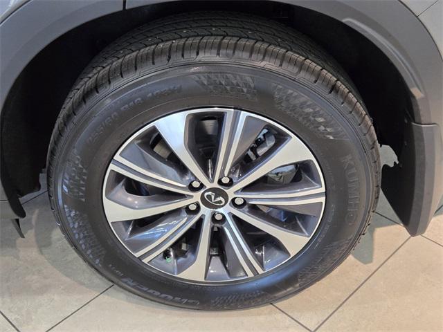 used 2025 INFINITI QX60 car, priced at $40,000