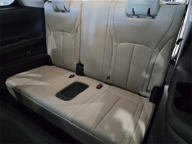 used 2025 INFINITI QX60 car, priced at $40,000