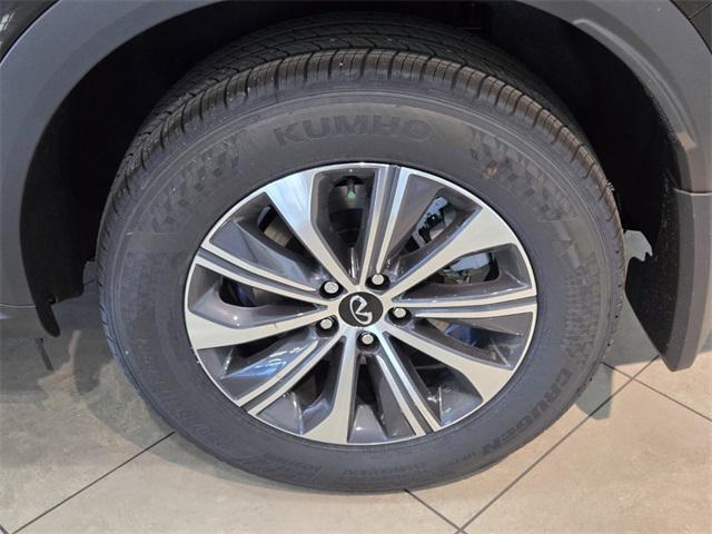 used 2025 INFINITI QX60 car, priced at $40,000