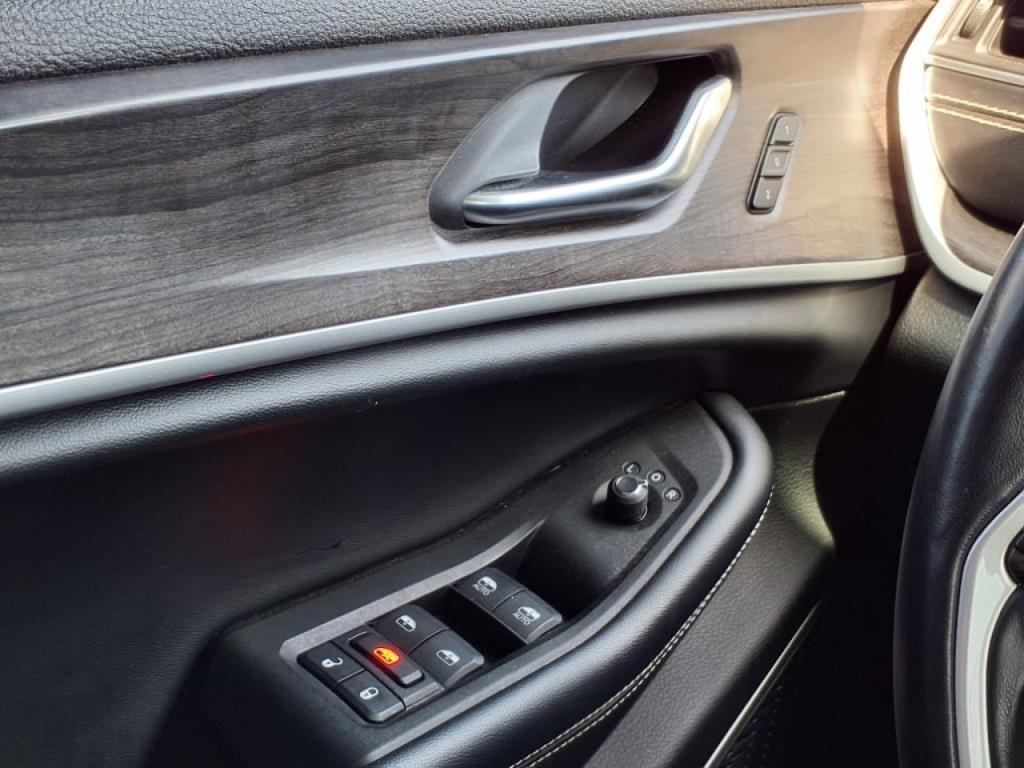 used 2021 Jeep Grand Cherokee L car, priced at $27,866