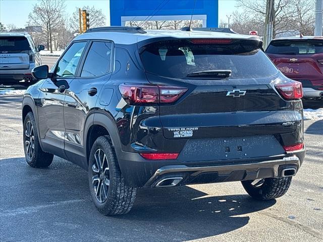 new 2025 Chevrolet TrailBlazer car, priced at $27,995