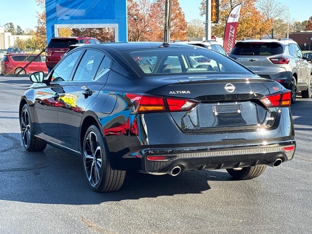 new 2024 Nissan Altima car