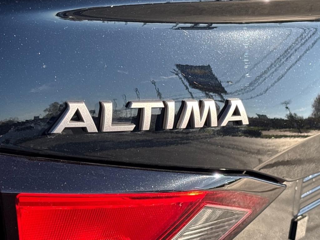 new 2024 Nissan Altima car