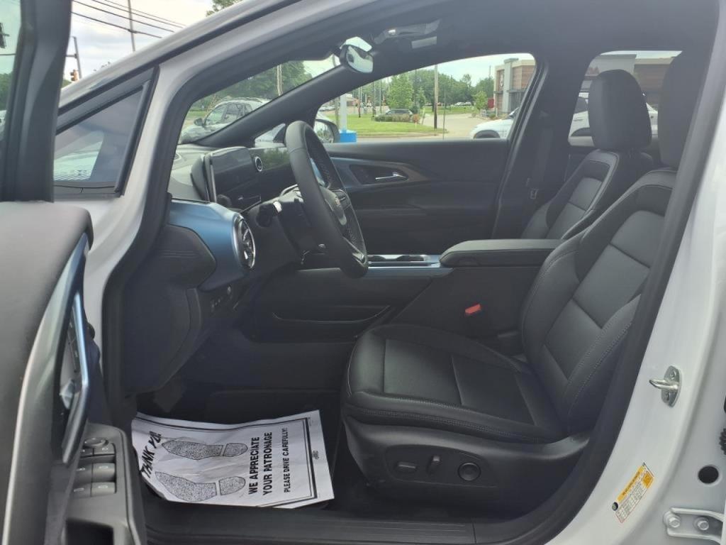 new 2025 Chevrolet Equinox EV car, priced at $40,790
