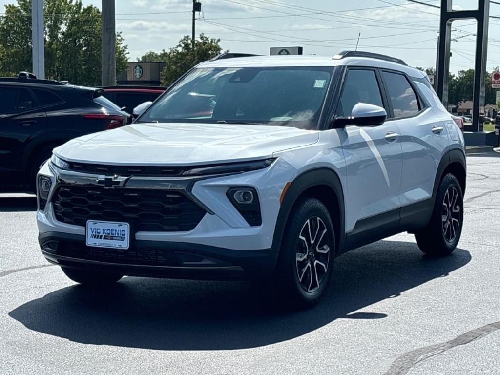 new 2025 Chevrolet TrailBlazer car, priced at $28,640