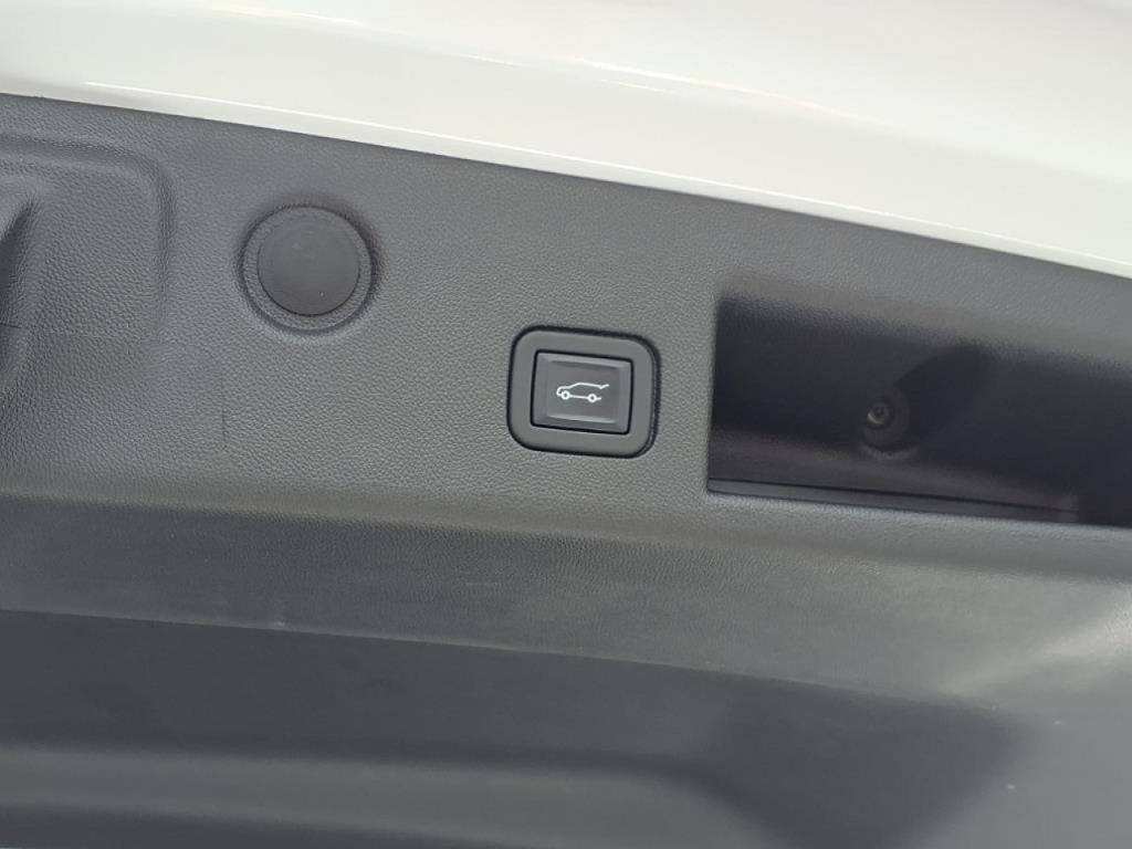 used 2022 Chevrolet Equinox car, priced at $23,881
