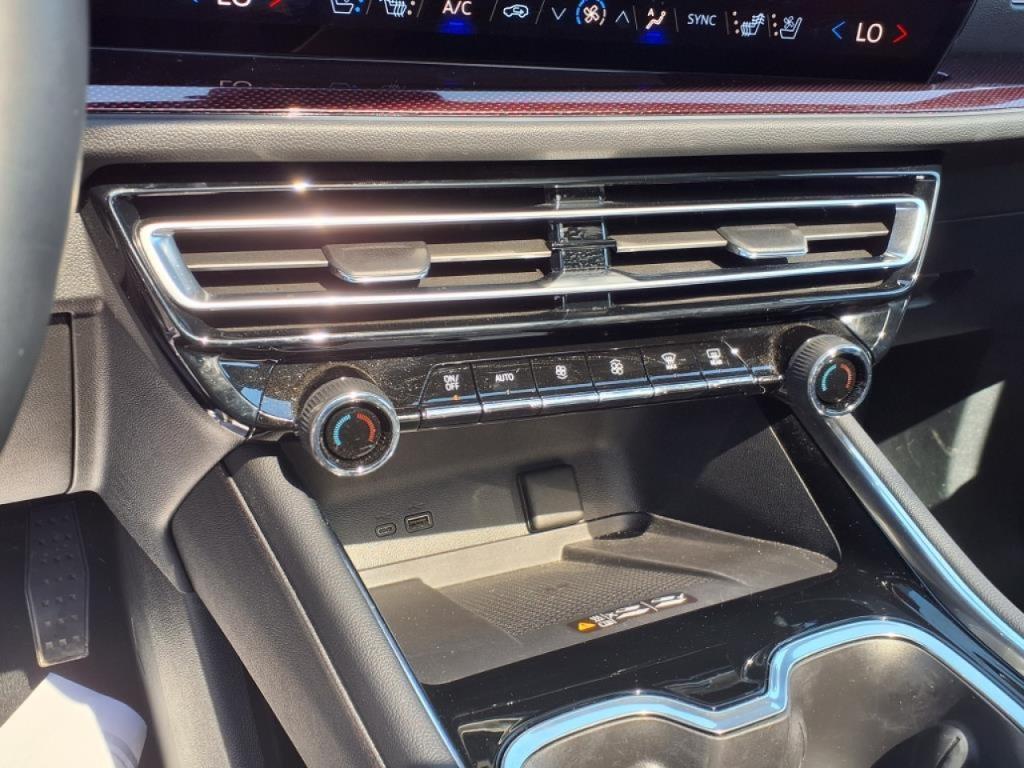 used 2024 Chevrolet Traverse car, priced at $57,889