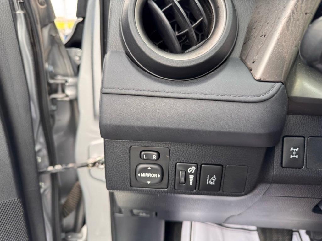 used 2018 Toyota RAV4 car